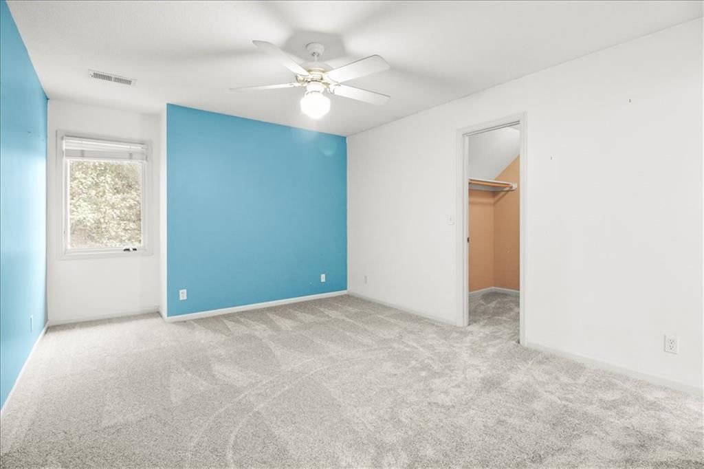 713 NE DICK HOWSER Court — photo 23
