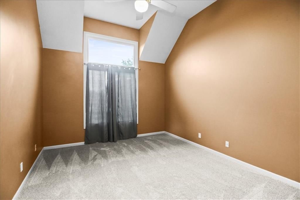 713 NE DICK HOWSER Court — photo 24