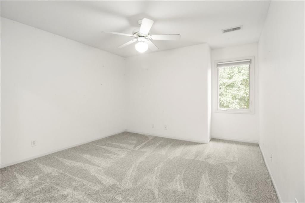713 NE DICK HOWSER Court — photo 26