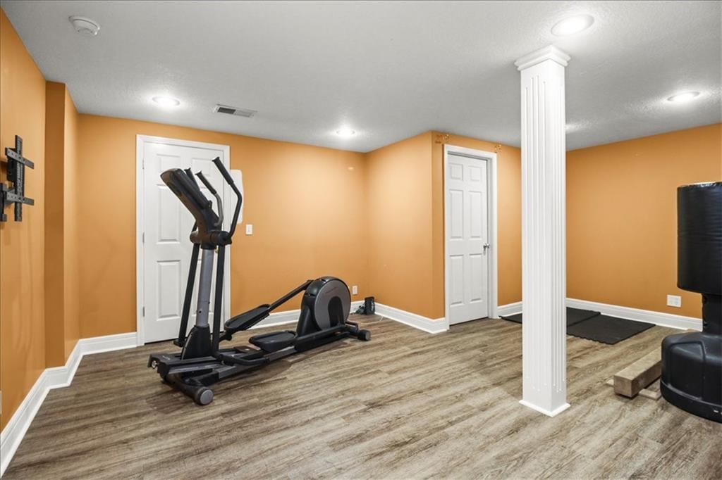 713 NE DICK HOWSER Court — photo 31