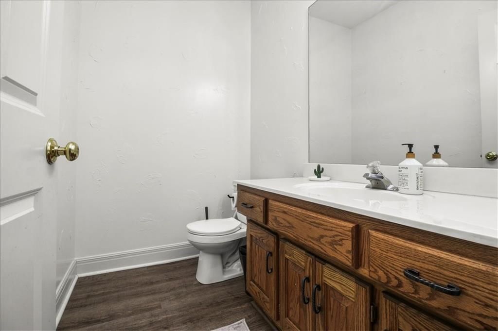 713 NE DICK HOWSER Court — photo 32