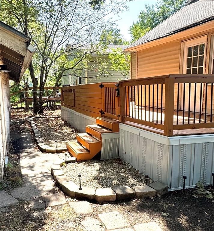 1612 N Elm Street — photo 15
