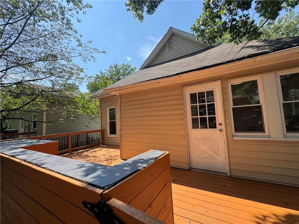 1612 N Elm Street — photo 17