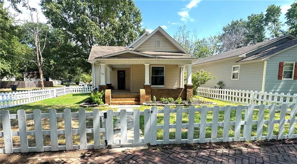 1612 N Elm Street — photo 22