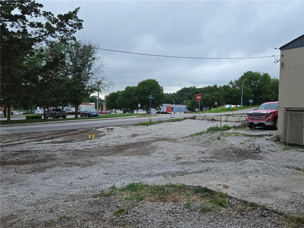11303 E Truman Road — photo 19