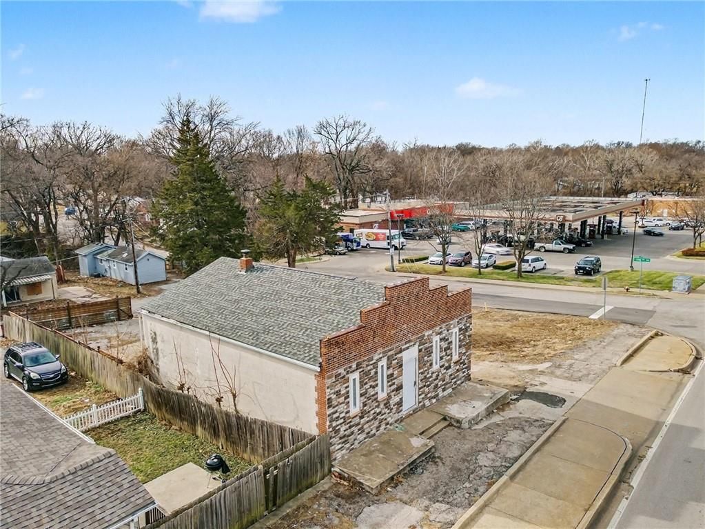 11303 E Truman Road — photo 23