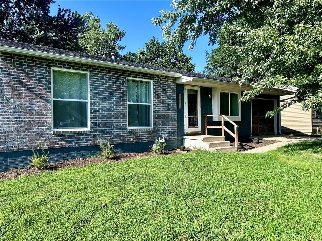 5315 University Avenue — photo 1