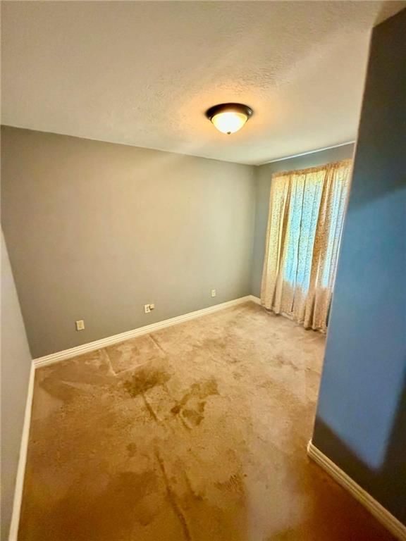 504 E 6th Street — photo 8
