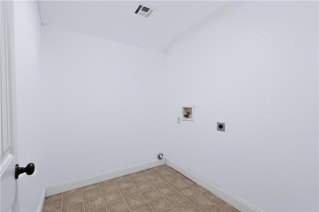 504 E 6th Street — photo 9