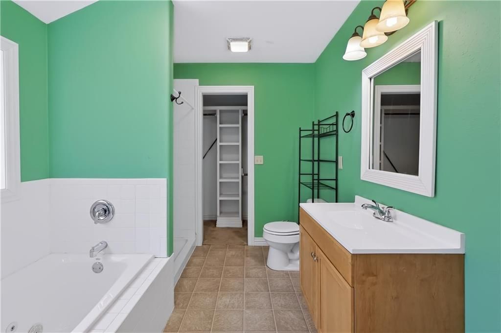 504 E 6th Street — photo 12