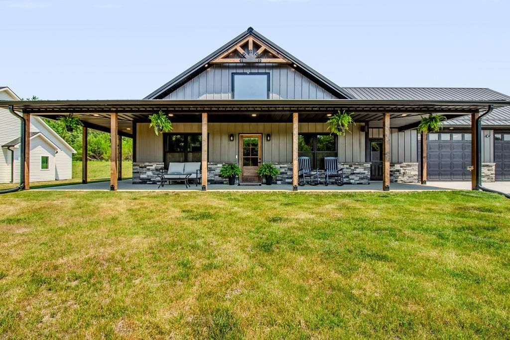 327 NE 21st Road, Warrensburg, MO