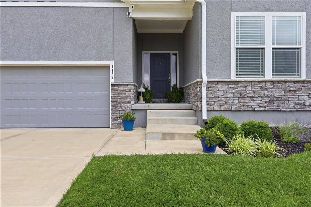 1122 SW Cheshire Drive — photo 3