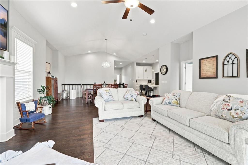1122 SW Cheshire Drive — photo 12
