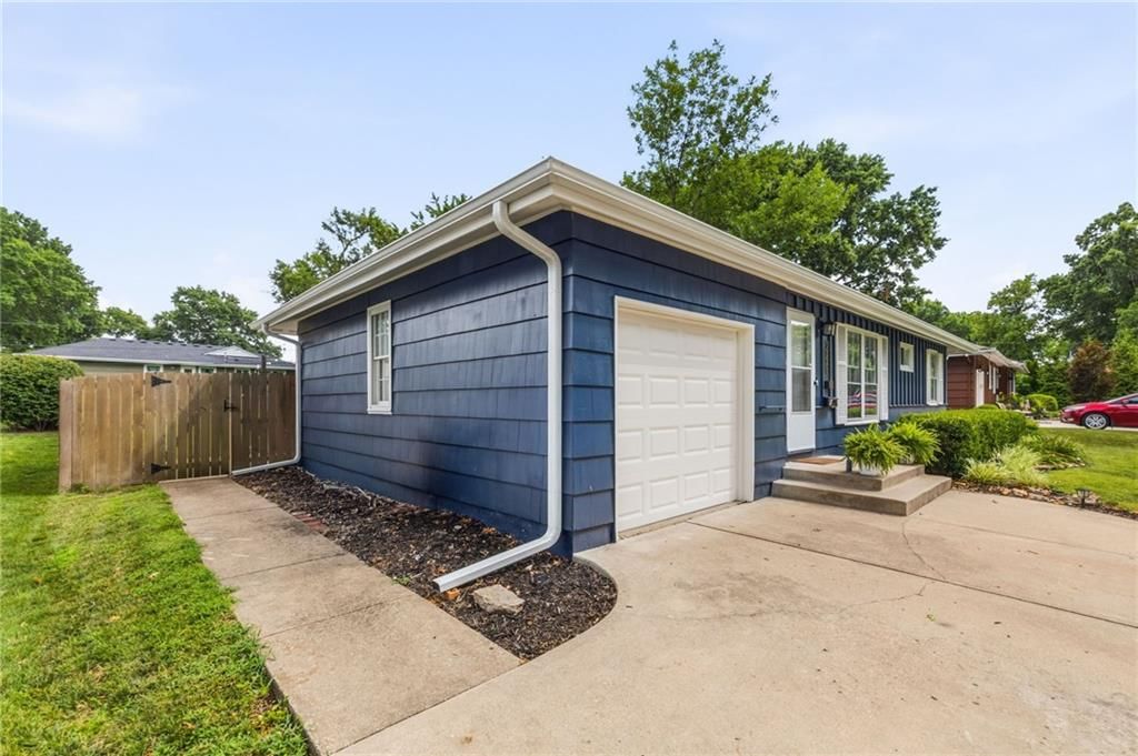 7321 Robinson Street — photo 36