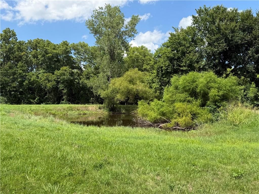 15757 206th Street, Tonganoxie, KS