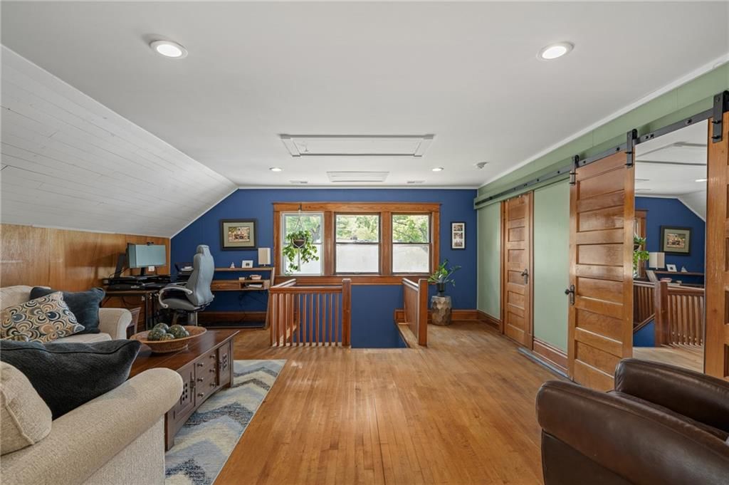 949 W 33RD Terrace — photo 38