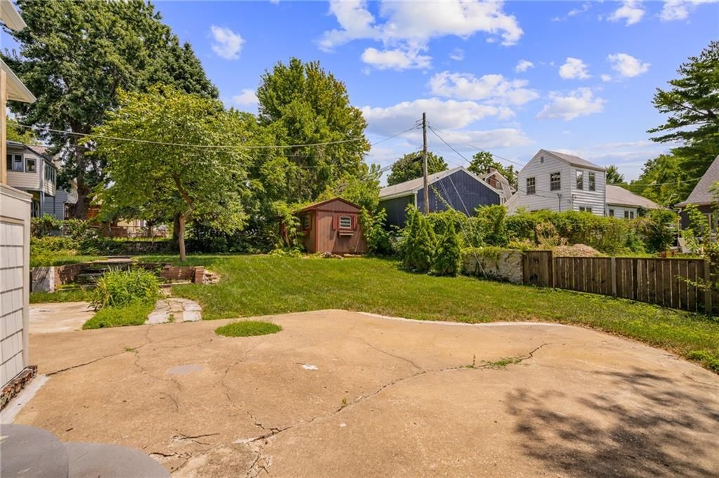 949 W 33RD Terrace — photo 53