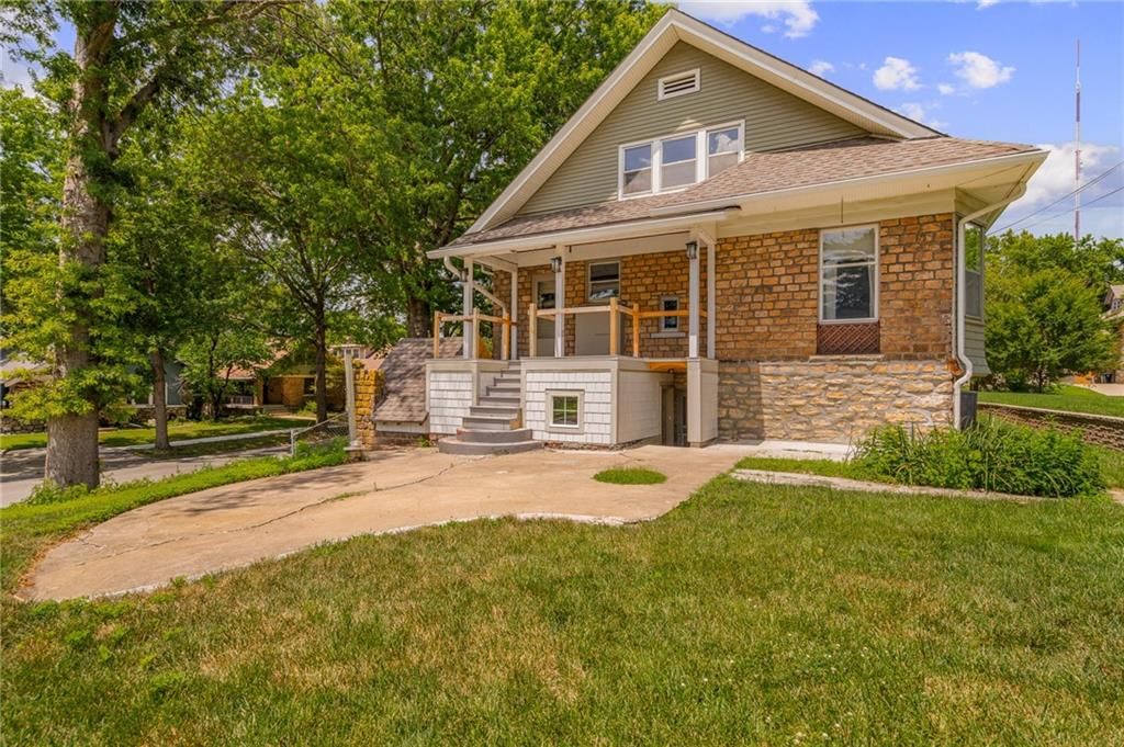 949 W 33RD Terrace — photo 54