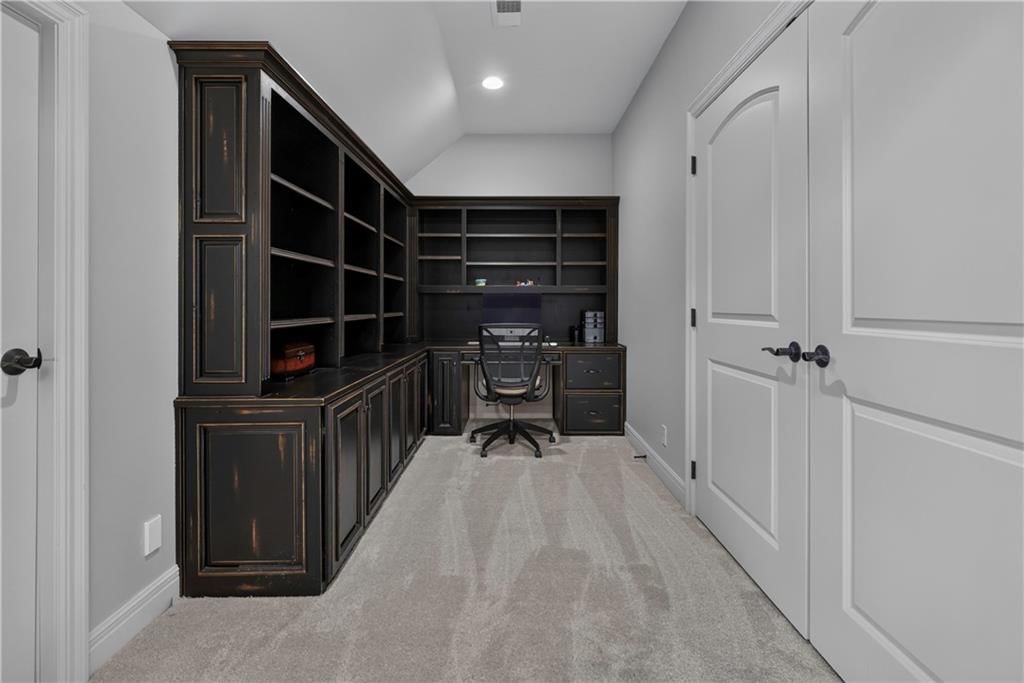 13908 HOWE Drive — photo 35