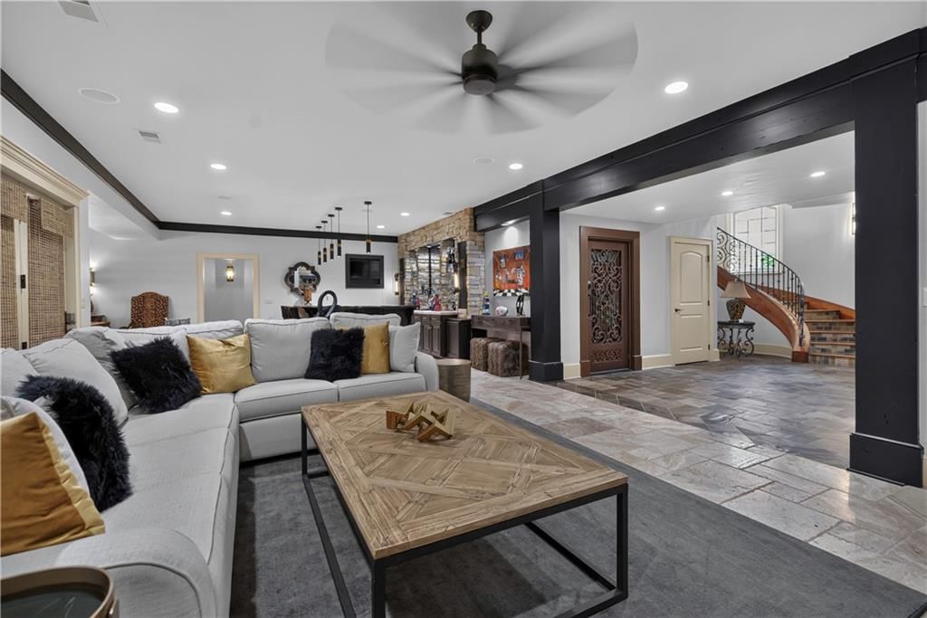 13908 HOWE Drive — photo 48