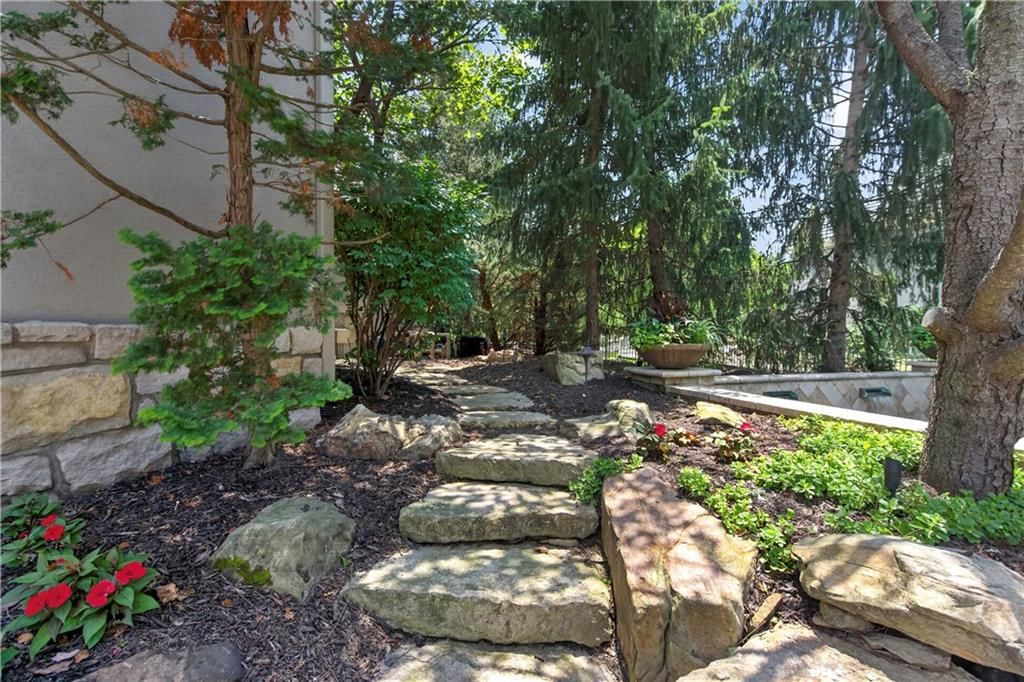 13908 HOWE Drive — photo 65