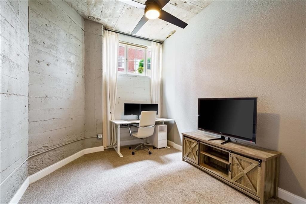 321 W 7th Street — photo 19