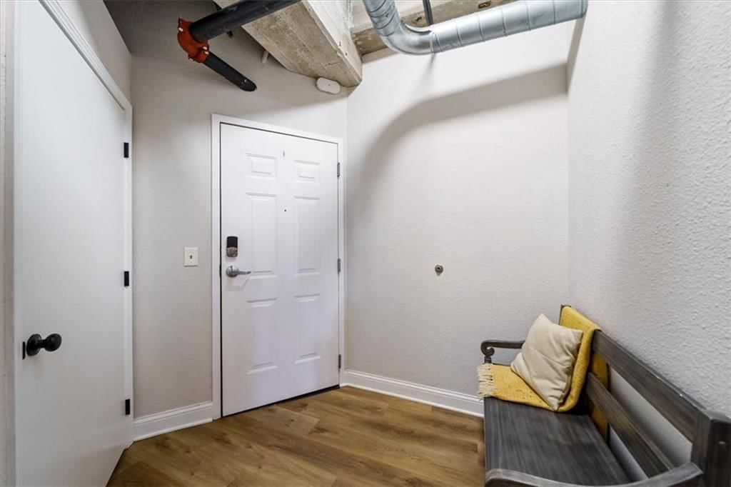321 W 7th Street — photo 25