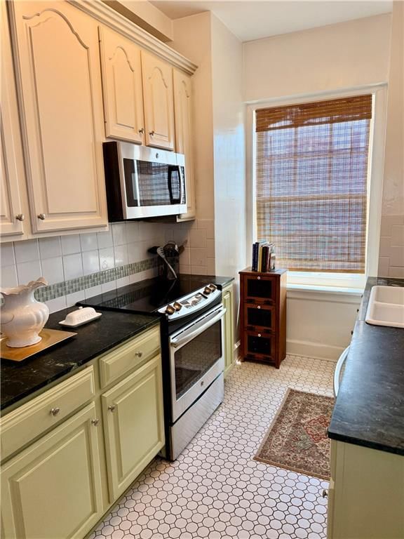 4618 Warwick Boulevard — photo 26