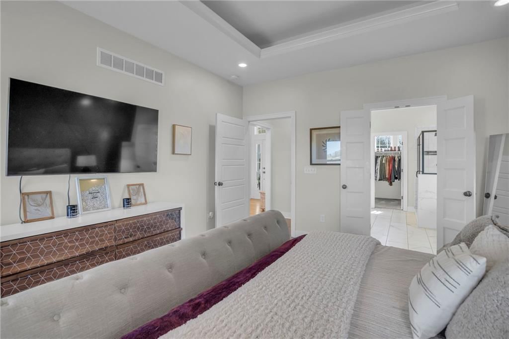 Photo 19 of 56 - 7904 N Spruce Avenue, Kansas City, MO 64119