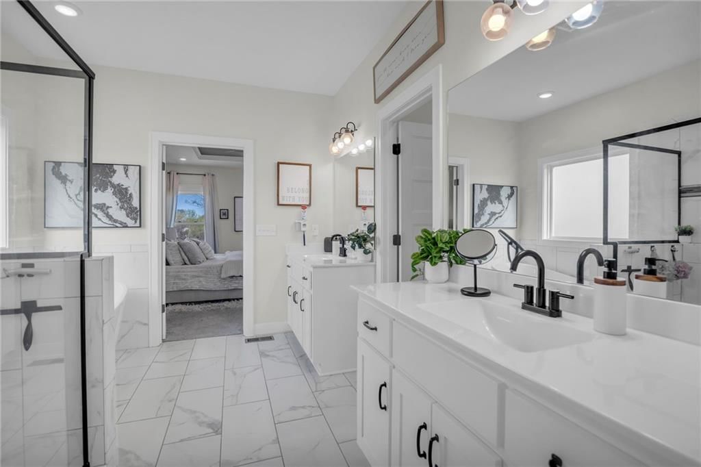 Photo 22 of 56 - 7904 N Spruce Avenue, Kansas City, MO 64119