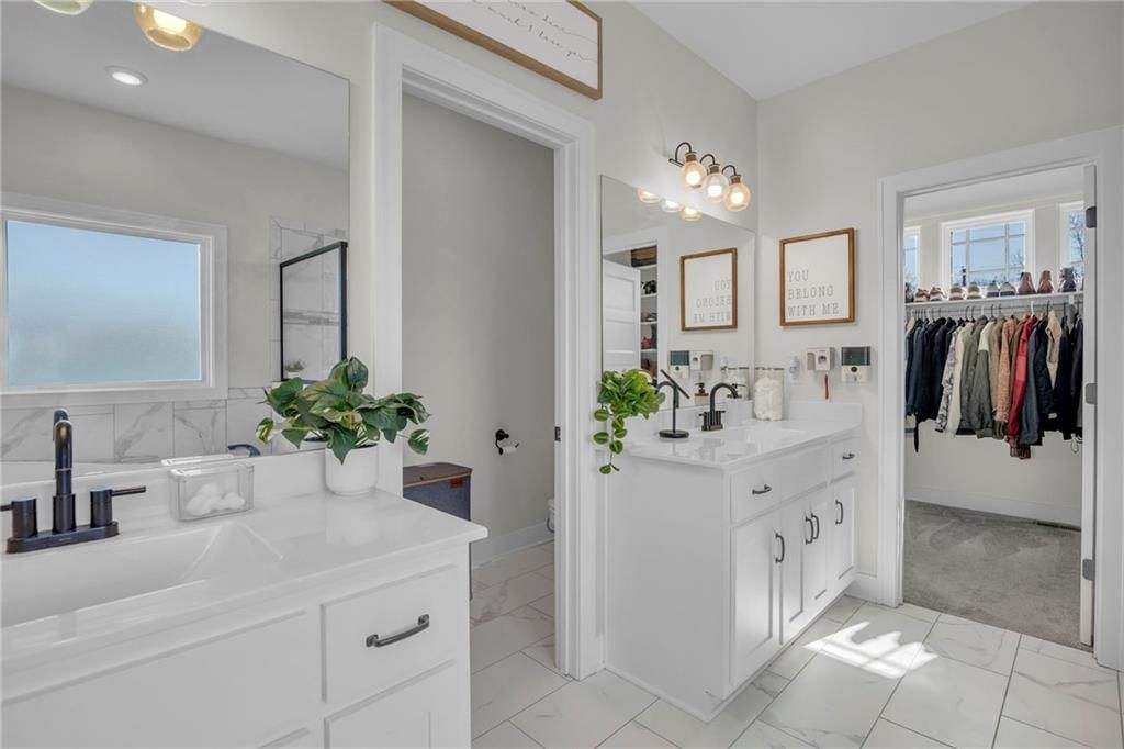 Photo 23 of 56 - 7904 N Spruce Avenue, Kansas City, MO 64119