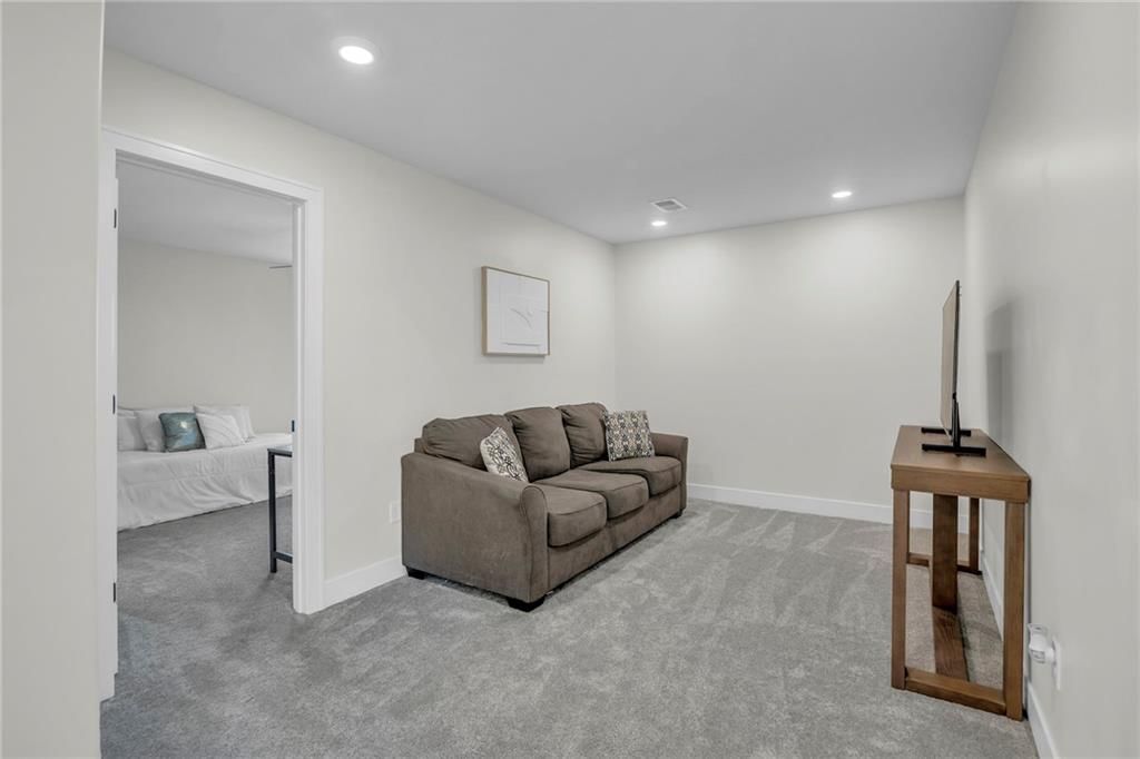 Photo 27 of 56 - 7904 N Spruce Avenue, Kansas City, MO 64119