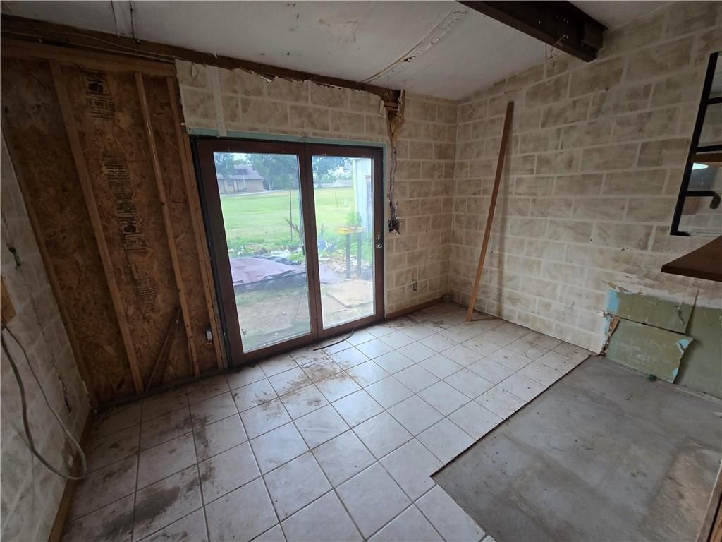 230 S Osage Street — photo 17