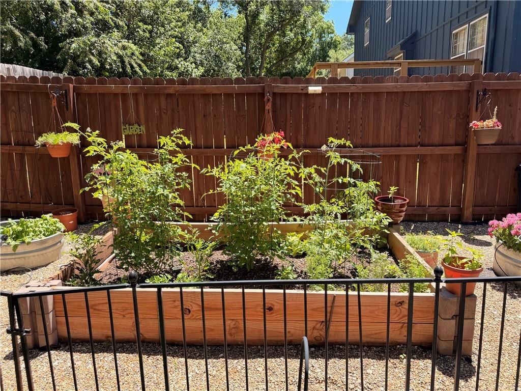 8933 Woodstone Street — photo 6
