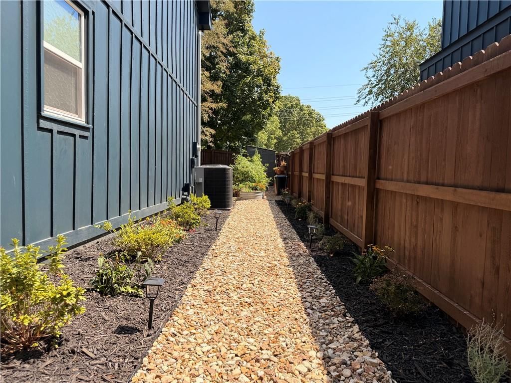 8933 Woodstone Street — photo 20
