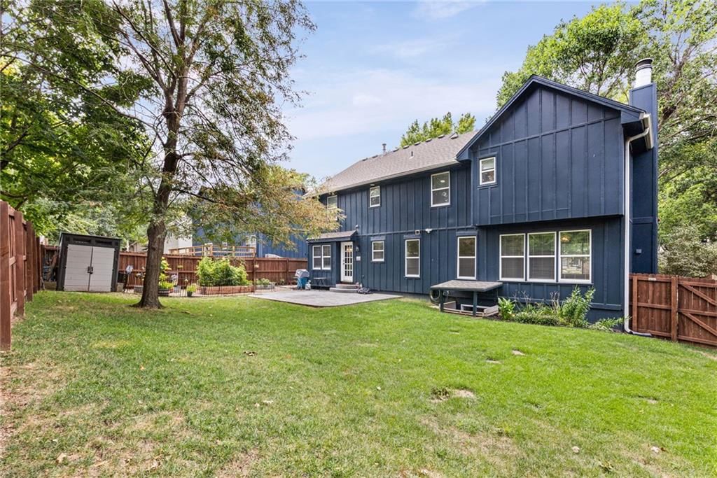8933 Woodstone Street — photo 38