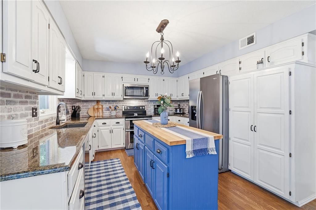15326 W 92nd Place — photo 3