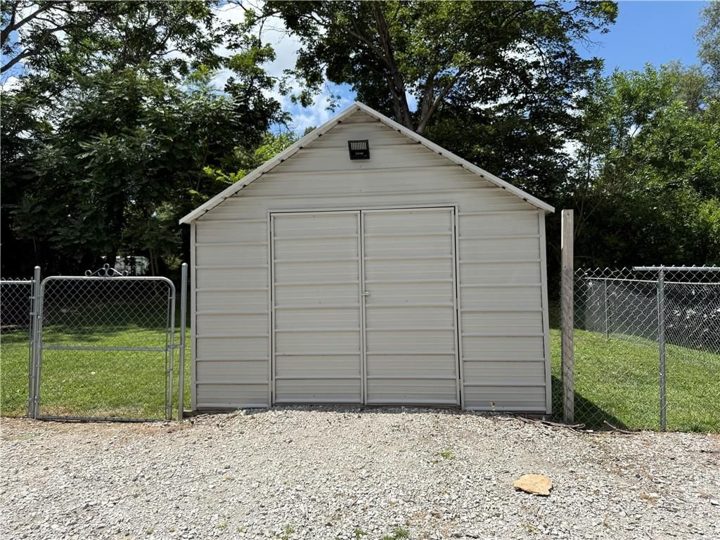 619 N 10th Street — photo 33