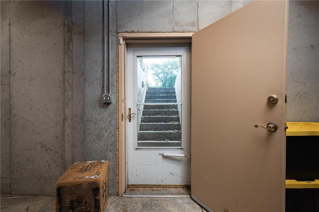 909 S Ann Street — photo 38