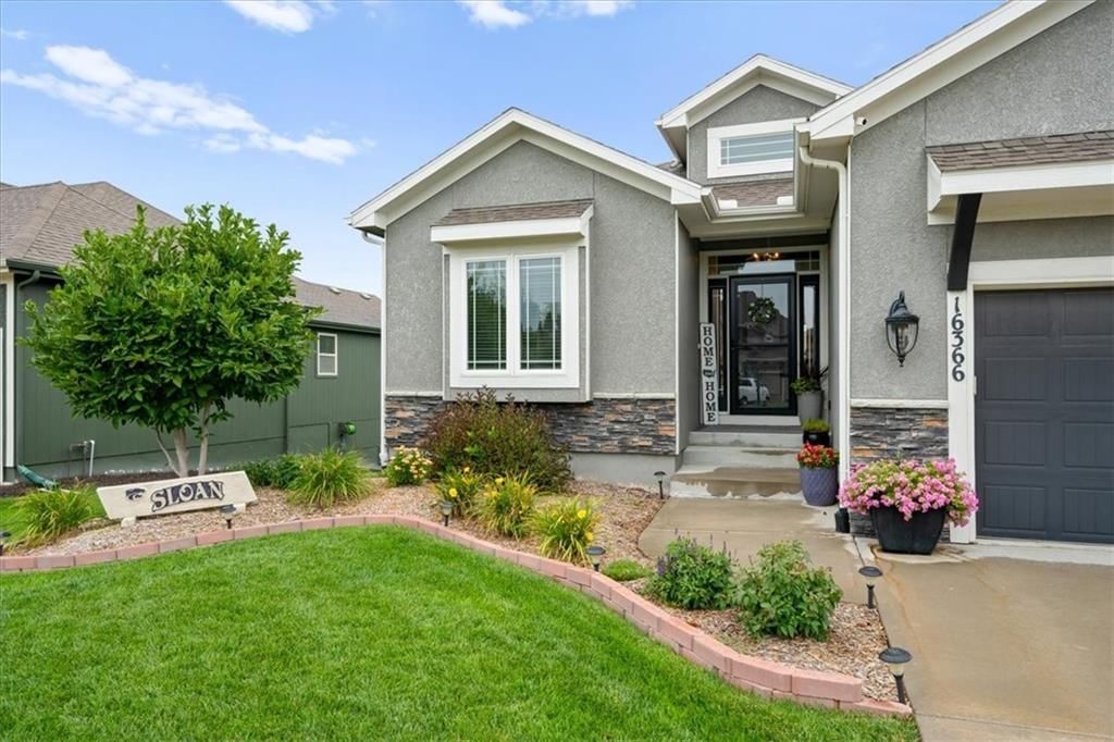 16366 S Laurelwood Street — photo 2