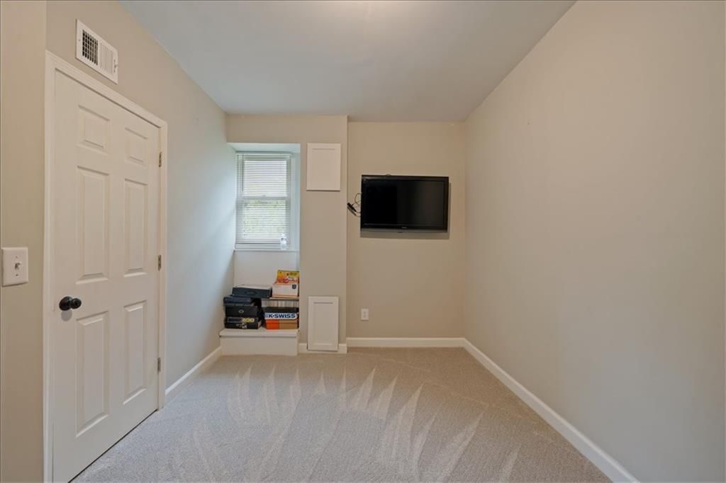 16366 S Laurelwood Street — photo 20