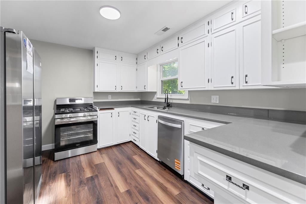 1419 S Hickory Street — photo 10