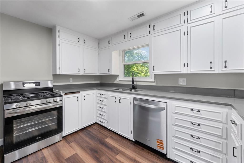 1419 S Hickory Street — photo 11