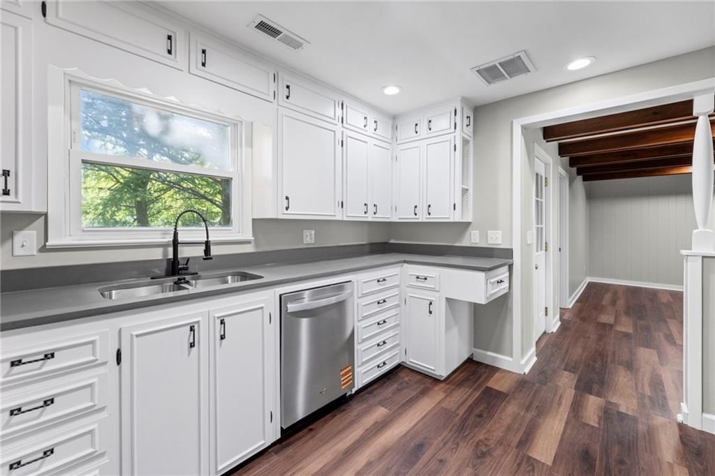 1419 S Hickory Street — photo 12