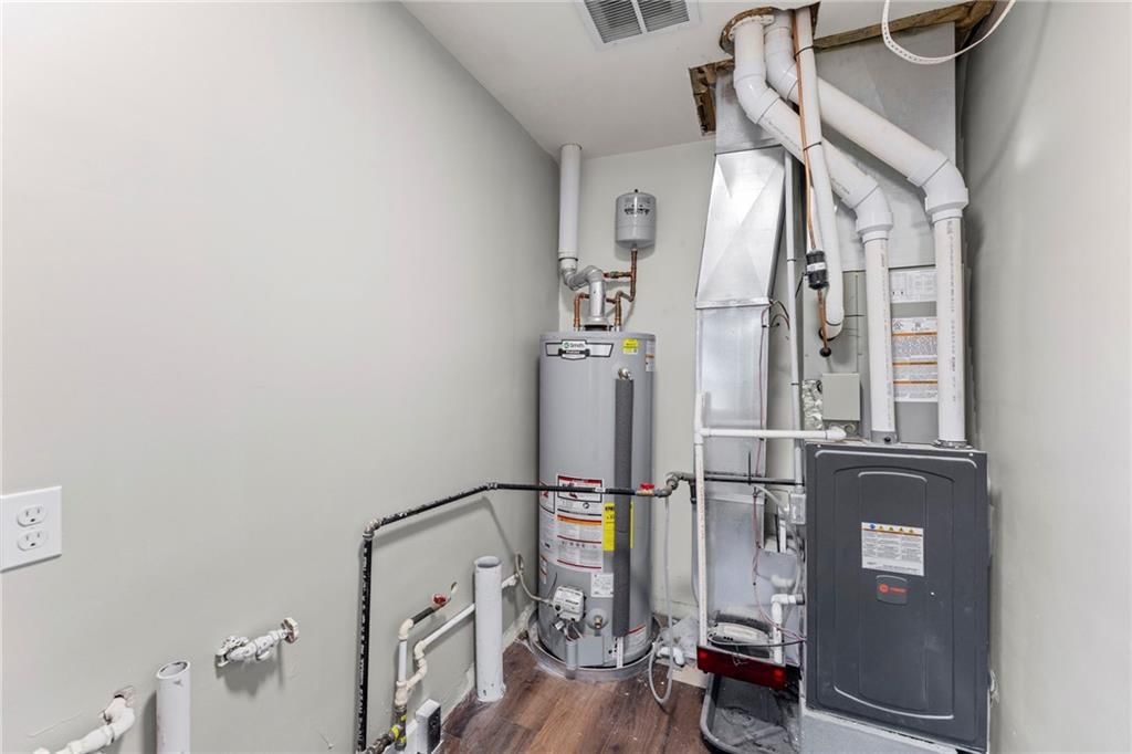 1419 S Hickory Street — photo 14