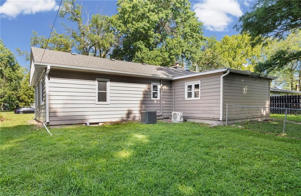 1419 S Hickory Street — photo 28