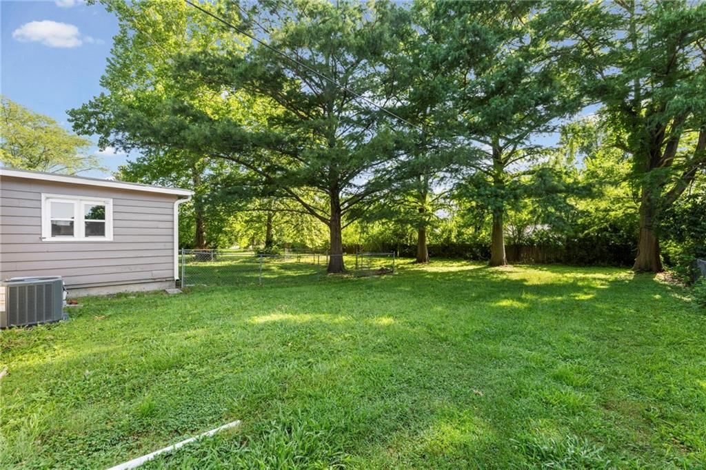 1419 S Hickory Street — photo 29