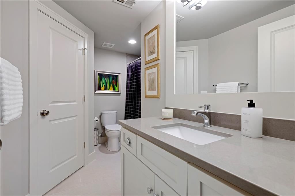 3122 W 150th Terrace — photo 32