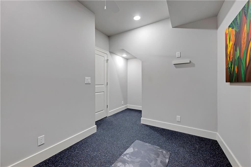3122 W 150th Terrace — photo 33