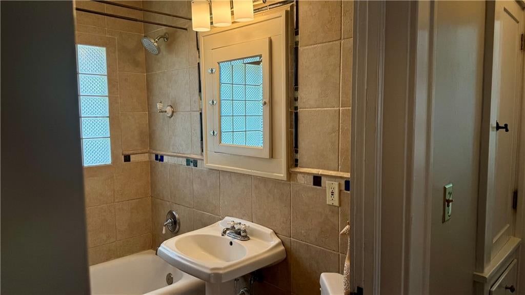 315 E 70th Terrace — photo 10